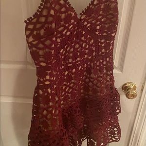 Lulu’s brand new sized small Women’s dress. Maroon lace, spaghetti straps.